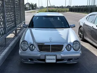Mercedes-Benz E 320