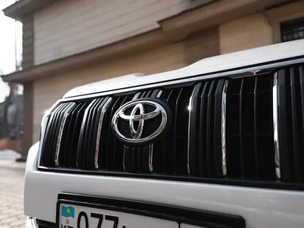 Toyota Land Cruiser Prado 2019 года за 25 000 000 тг. в Алматы – фото 14