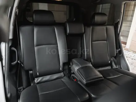 Toyota Land Cruiser Prado 2019 года за 25 000 000 тг. в Алматы – фото 19