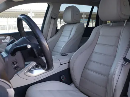 Mercedes-Benz GLS 450 2020 года за 50 000 000 тг. в Астана – фото 12