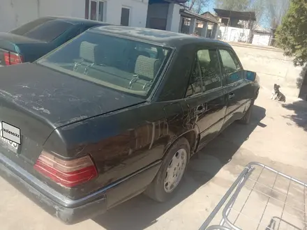 Mercedes-Benz E 300 1987 года за 500 000 тг. в Сарыагаш – фото 3