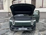 Rivian R1S 2023 года за 53 000 000 тг. в Алматы – фото 3