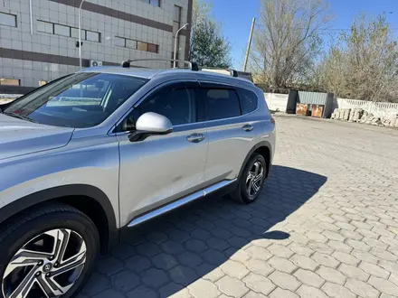 Hyundai Santa Fe 2022 года за 16 000 000 тг. в Караганда – фото 18