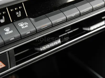 Toyota Camry Luxe 2026 года за 23 190 000 тг. в Актау – фото 27