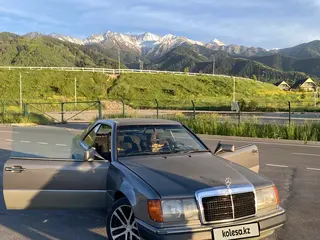 Mercedes-Benz E 230