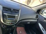 Hyundai Solaris 2016 года за 2 500 000 тг. в Атырау – фото 4