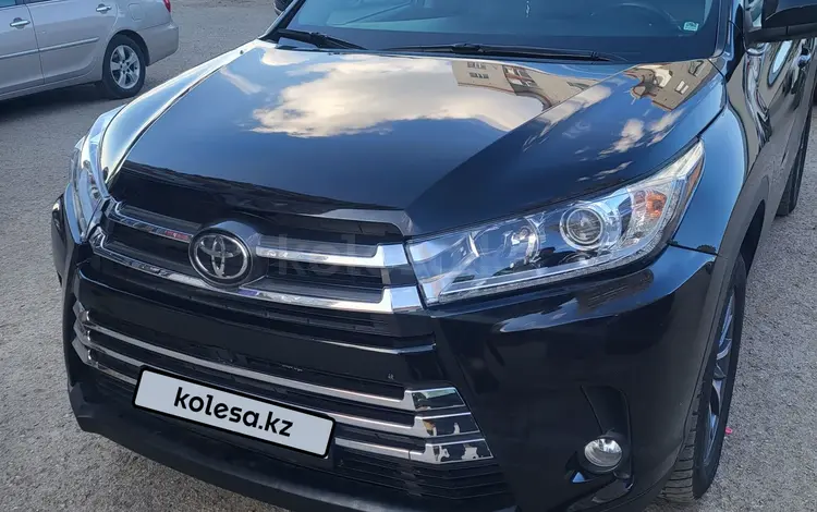 Toyota Highlander 2019 года за 20 500 000 тг. в Актобе