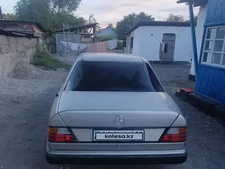 Mercedes-Benz E 260 1989 года за 900 000 тг. в Жаркент