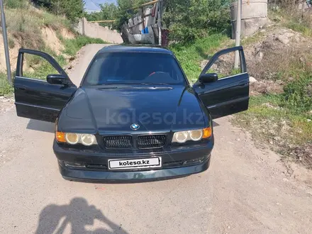 BMW 728 1997 года за 3 100 000 тг. в Алматы – фото 2