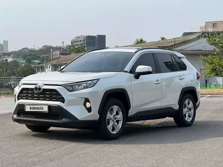 Toyota RAV4 2020 года за 18 600 000 тг. в Алматы – фото 16