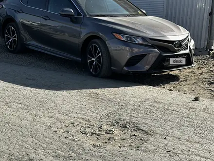 Toyota Camry 2019 года за 9 500 000 тг. в Атырау