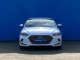 Hyundai Elantra 2018 годаfor8 180 000 тг. в Алматы – фото 2