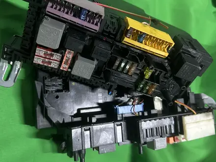 W204 w212 sam блок задний блок предохранителей fuse box реле за 30 000 тг. в Алматы – фото 2
