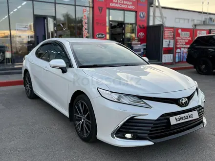 Toyota Camry 2022 года за 16 000 000 тг. в Тараз – фото 2