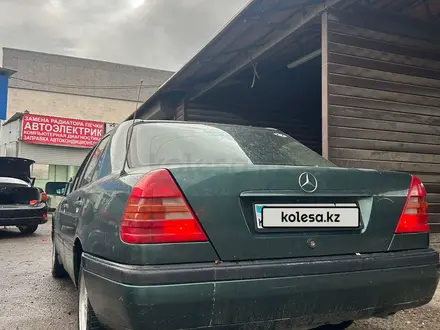 Mercedes-Benz C 280 1993 года за 1 100 000 тг. в Алматы