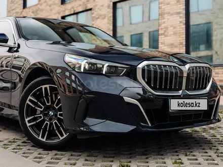 BMW 530 2024 года за 31 500 000 тг. в Алматы – фото 4