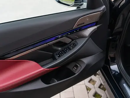 BMW 530 2024 года за 31 500 000 тг. в Алматы – фото 34