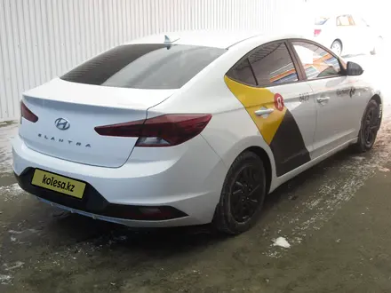 Hyundai Elantra 2019 года за 5 862 400 тг. в Актобе – фото 4