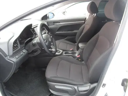 Hyundai Elantra 2019 года за 5 862 400 тг. в Актобе – фото 7