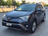 Toyota RAV4 2016 года за 8 600 000 тг. в Жанаозен – фото 2