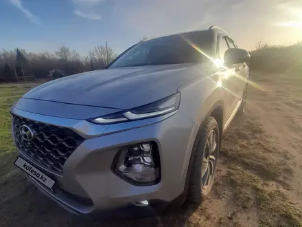 Hyundai Santa Fe 2019 года за 14 500 000 тг. в Семей – фото 2