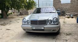 Mercedes-Benz E 320 1999 годаfor4 200 000 тг. в Астана