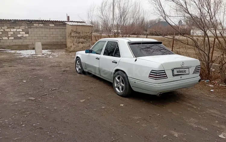 Mercedes-Benz E 280 1993 годаfor1 700 000 тг. в Шымкент