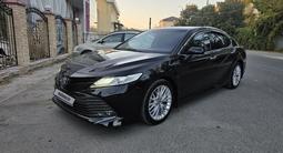 Toyota Camry 2018 года за 13 500 000 тг. в Шымкент