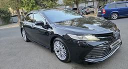 Toyota Camry 2018 года за 13 500 000 тг. в Шымкент – фото 3