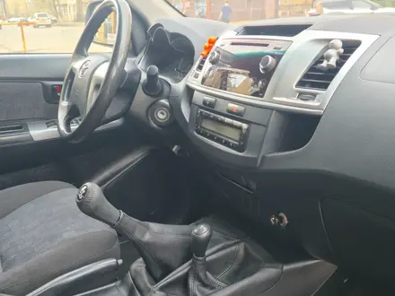 Toyota Hilux 2014 года за 13 100 000 тг. в Актобе – фото 25