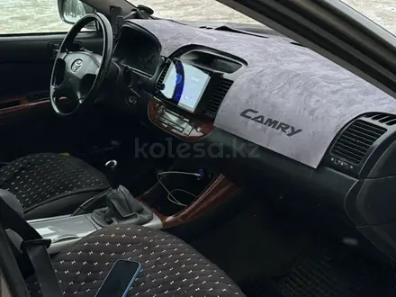 Toyota Camry 2003 года за 3 390 000 тг. в Уральск – фото 29