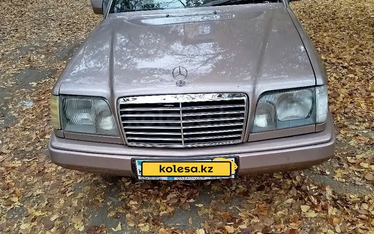 Mercedes-Benz E 220 1994 года за 2 300 000 тг. в Караганда