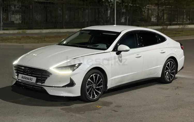 Hyundai Sonata 2022 года за 11 900 000 тг. в Астана