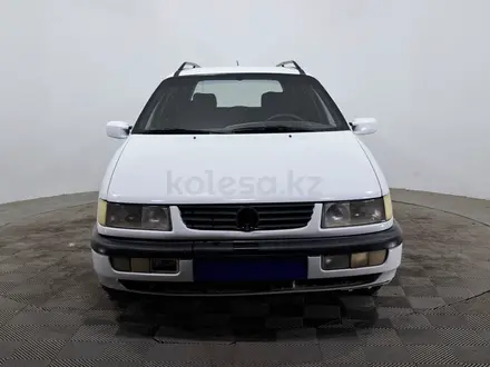 Volkswagen Passat 1994 года за 1 150 000 тг. в Астана – фото 2