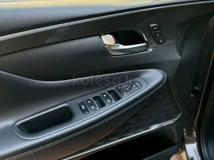 Hyundai Santa Fe 2021 года за 14 900 000 тг. в Шымкент – фото 7