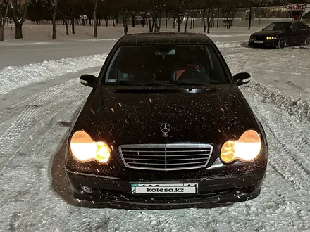 Mercedes-Benz C 230 2002 года за 2 300 000 тг. в Астана – фото 2