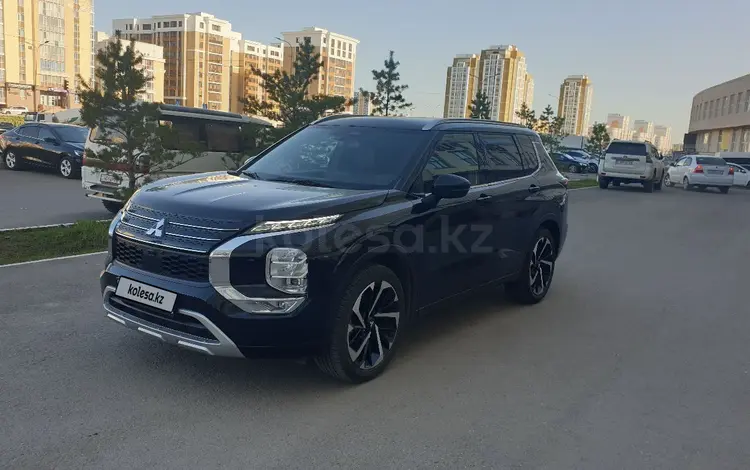 Mitsubishi Outlander 2023 года за 17 800 000 тг. в Астана