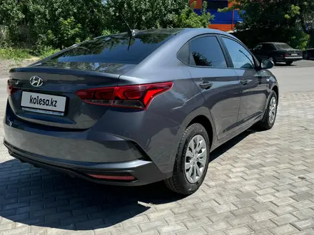 Hyundai Accent 2022 года за 7 900 000 тг. в Караганда – фото 3