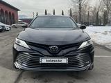 Toyota Camry 2020 года за 16 100 000 тг. в Алматы