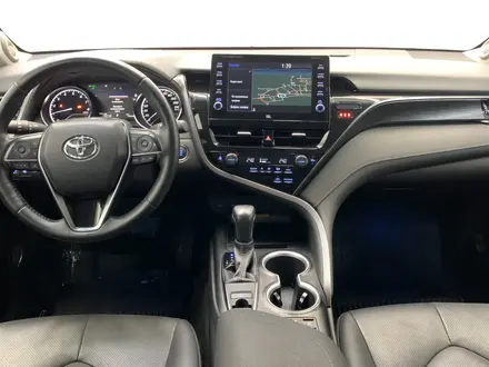 Toyota Camry 2021 года за 16 300 000 тг. в Костанай – фото 8