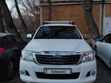 Toyota Hilux 2013 года за 14 000 000 тг. в Астана