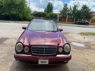 Mercedes-Benz E 230