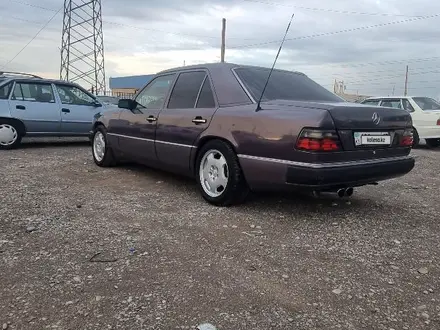 Mercedes-Benz E 300 1991 года за 2 900 000 тг. в Шымкент – фото 15