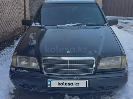 Mercedes-Benz C 180 1996 года за 1 700 000 тг. в Шымкент