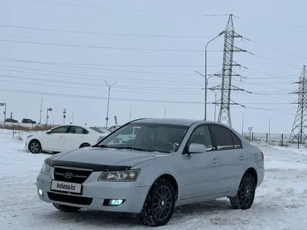 Hyundai Sonata 2006 года за 3 450 000 тг. в Астана – фото 2