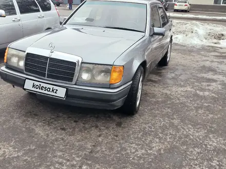 Mercedes-Benz E 230 1990 года за 1 500 000 тг. в Талдыкорган