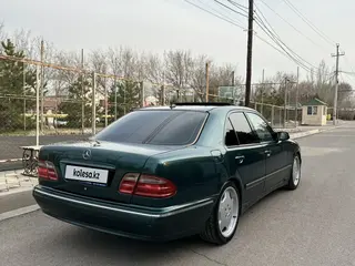 Mercedes-Benz E 280