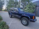 Jeep Cherokee 2000 года за 4 950 000 тг. в Алматы – фото 3