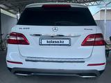 Mercedes-Benz ML 400 2013 годаүшін14 500 000 тг. в Есик – фото 2
