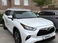 Toyota Highlander 2022 года за 26 000 000 тг. в Астана